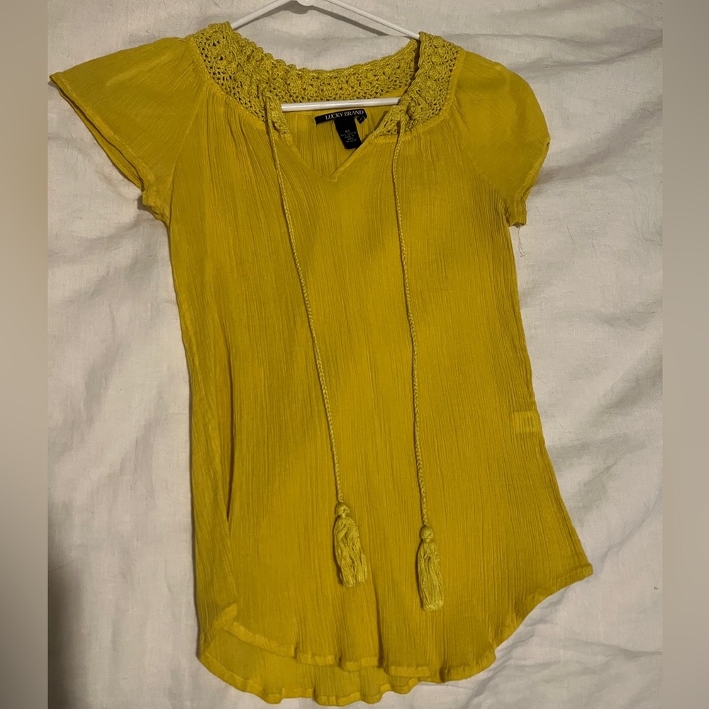 XS Lucky Brand yellow boho shirt. Barely worn. Like new.